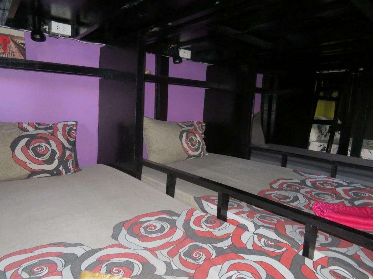 Same Same Guesthouse, Bar & Restaurant (Adults Only) Haad Rin Exterior foto