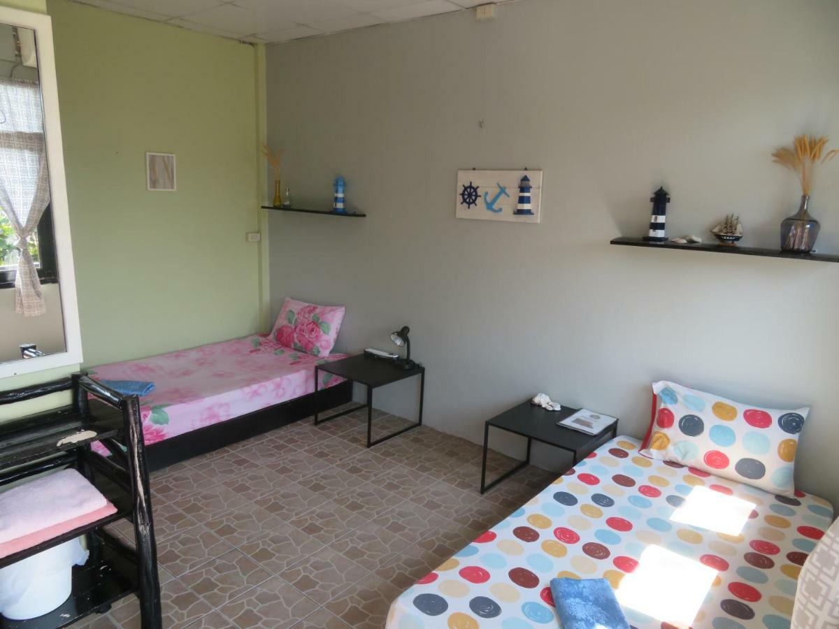 Same Same Guesthouse, Bar & Restaurant (Adults Only) Haad Rin Exterior foto