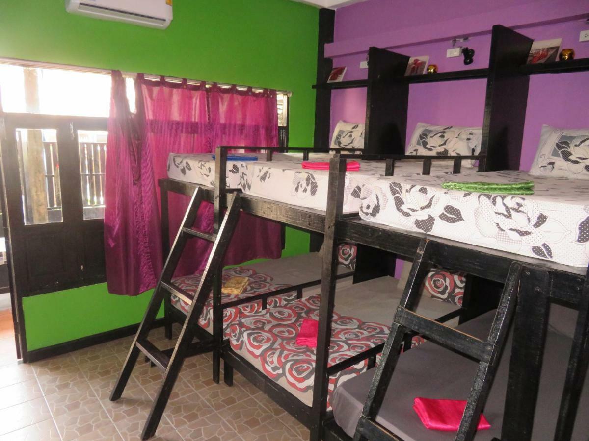 Same Same Guesthouse, Bar & Restaurant (Adults Only) Haad Rin Exterior foto