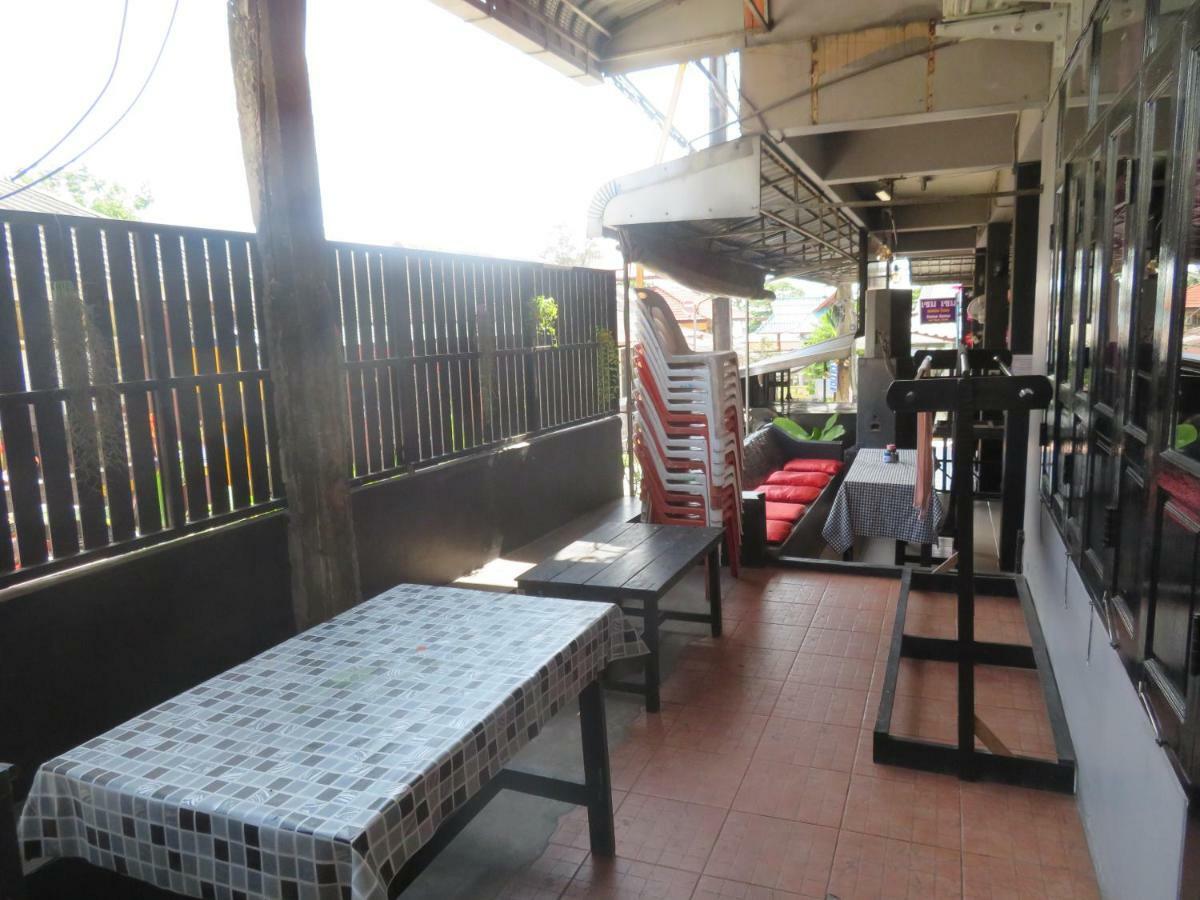 Same Same Guesthouse, Bar & Restaurant (Adults Only) Haad Rin Exterior foto